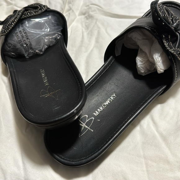 NEW! B. Markowsky women sandal - Picture 4 of 6